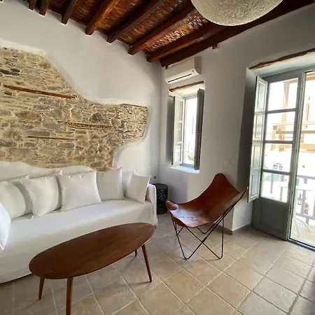 Apartment Venghera In The Heart Of Naousa (Paros)