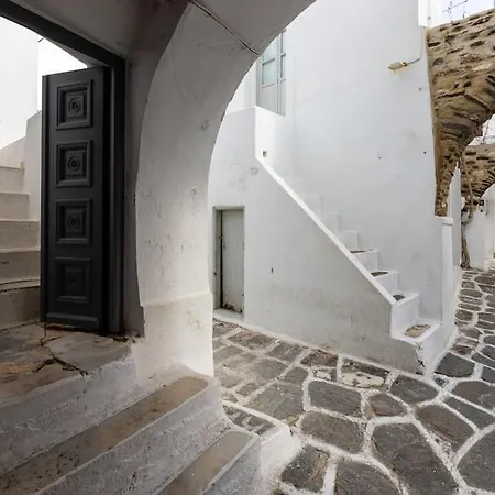 Venghera In The Heart Of Apartment Naousa (Paros)